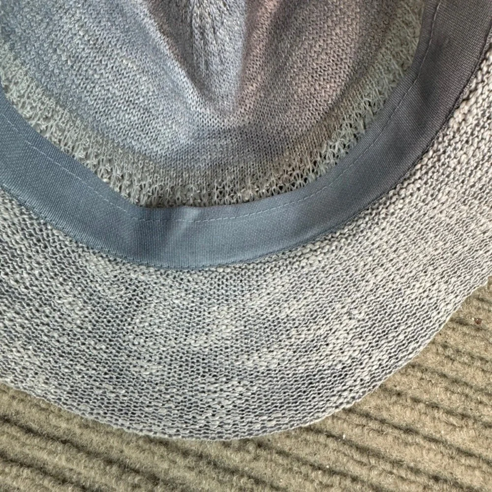 Vince Camuto Grey Knit Fedora Hat Silver Logo Crest One Size